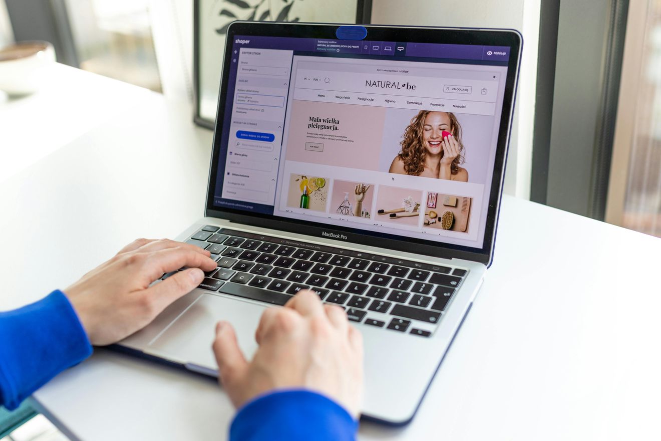 Pros and Cons of Building a Shopify Website: Is It Right for Your E-commerce Business?